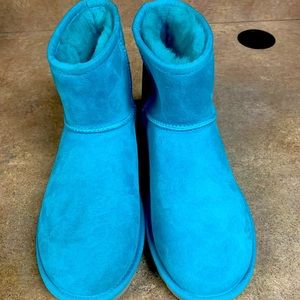 Women Turquoise blue Ugg boots Size 9